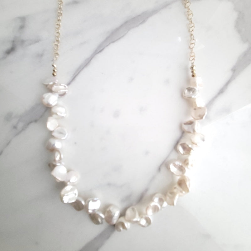 Necklace - mini Keshi sophisticated