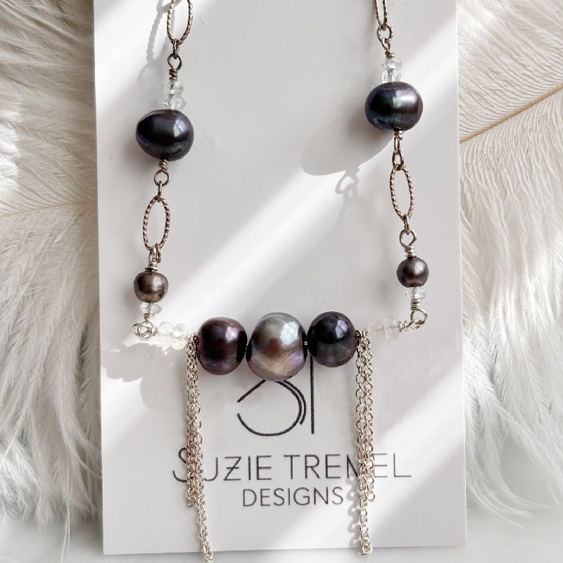 Necklace - Pearl Bar