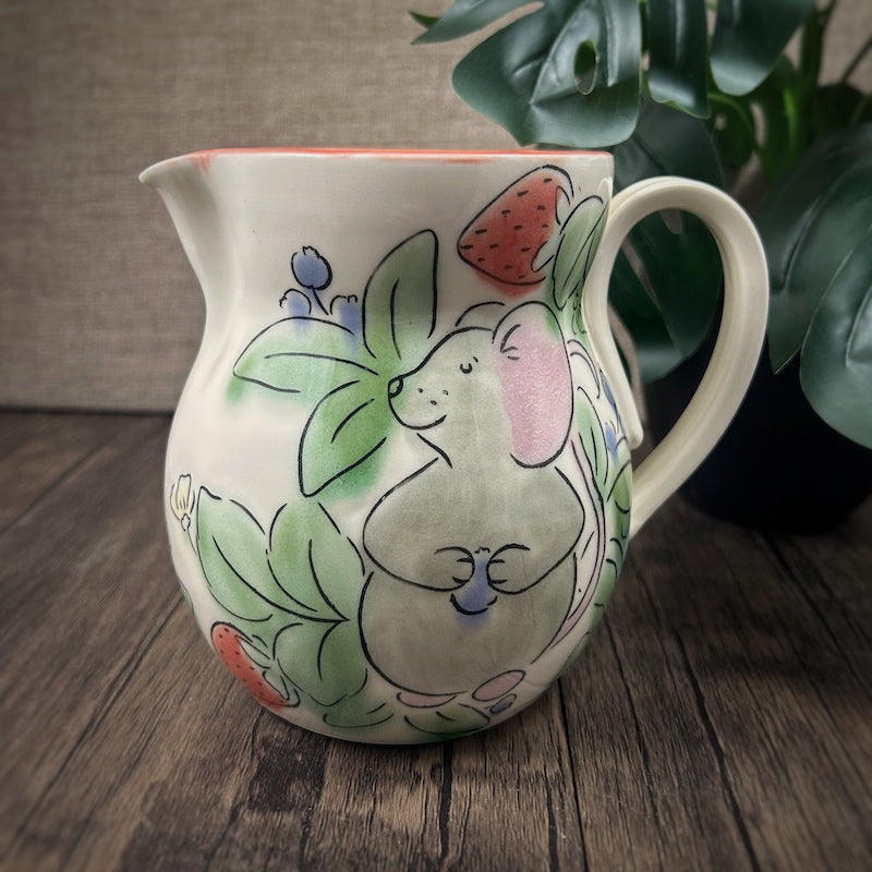 Pitcher-Mouse + Berries