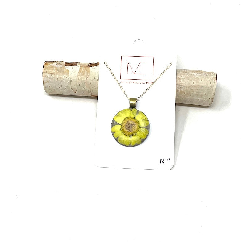 Necklace - Floral Circle | Yellow Daisy