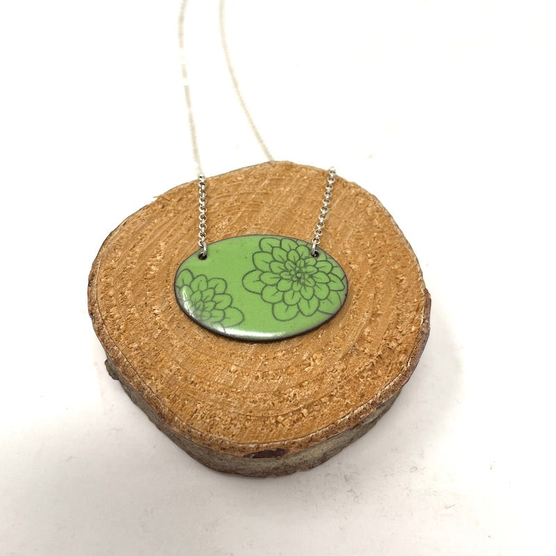 Green Chrysanthemum Doodle Necklace